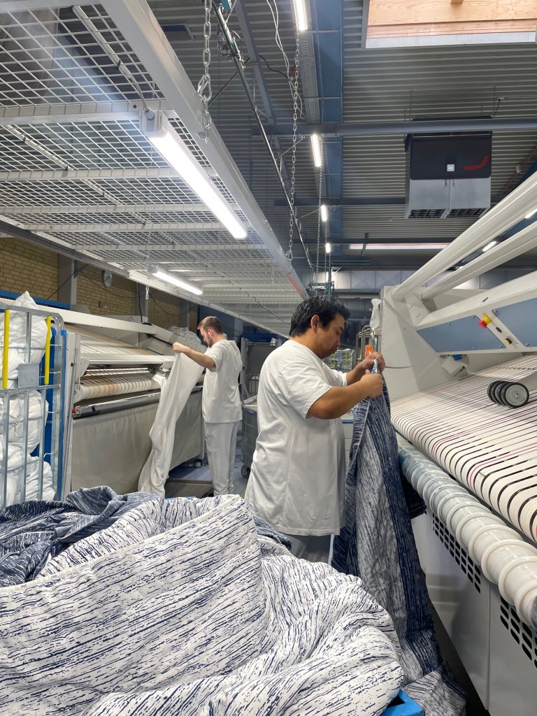 Vaskeri i Aalborg hjælper tidligere kriminelle ind på arbejdsmarkedet ...